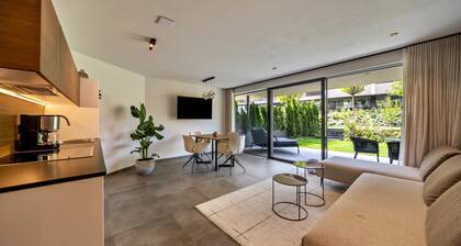 Holiday Apartment "Domizil Sonnengold" with Mountain View, Private Terrace & Wi-Fi