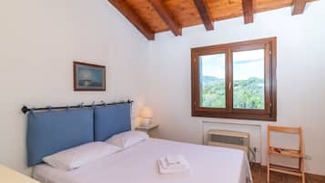 2 chambres, fer et planche Ă repasser, draps fournis