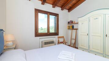 2 Schlafzimmer, Bügeleisen/Bügelbrett, Bettwäsche