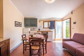 Interior - Farmhouse 'Podere Del Pereto Bio- 202' with Shared Pool, Private Garden and Wi-Fi (Rapolano Terme)