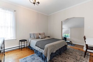 1 bedroom, bed sheets