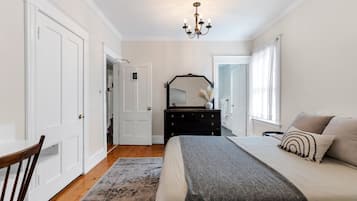 1 bedroom, bed sheets