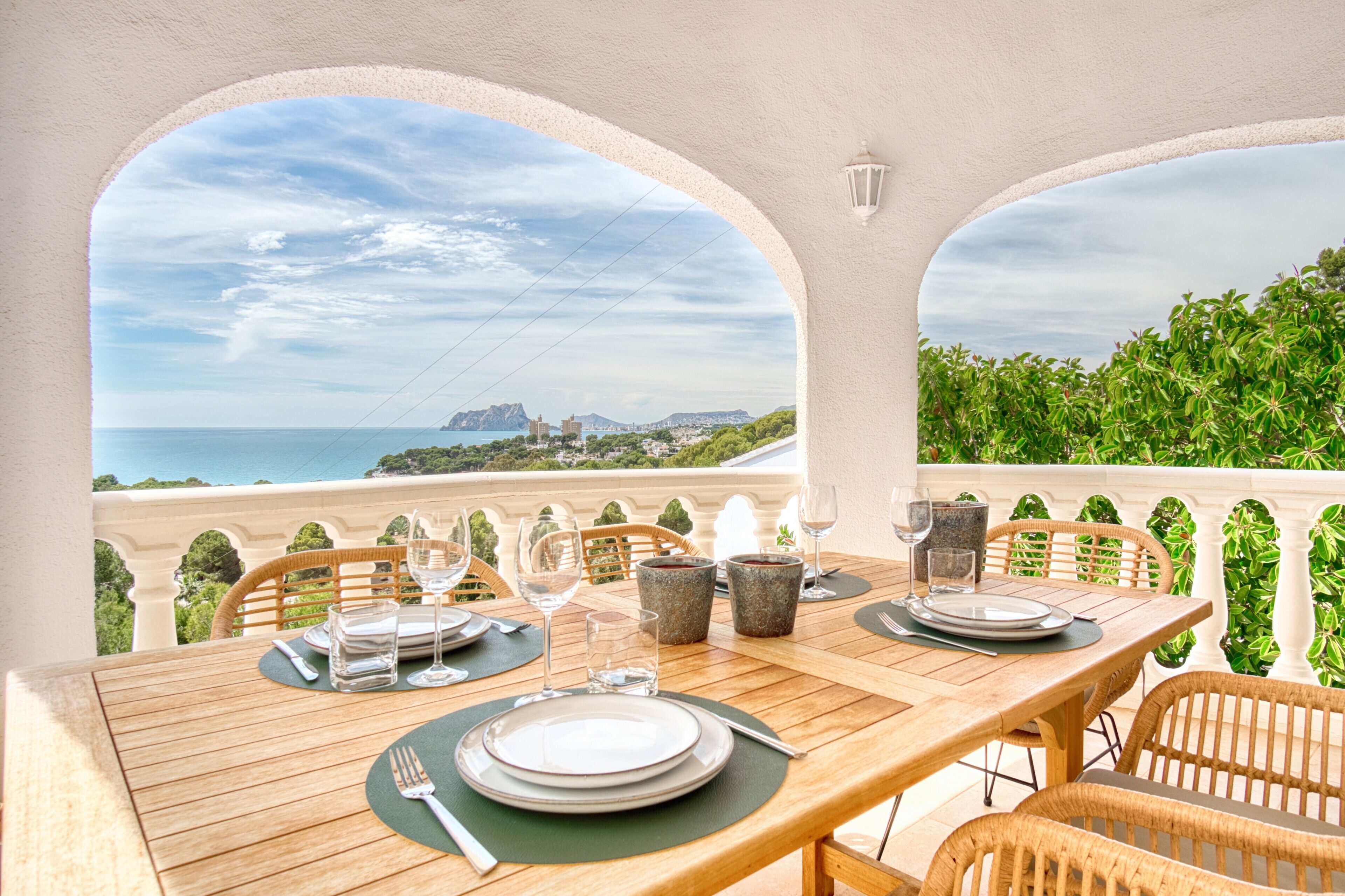 屋外ダイニングエリア