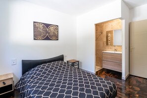 4 camere, ferro/asse da stiro, Wi-Fi gratuito, lenzuola