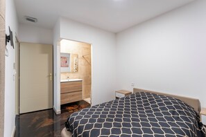 4 Schlafzimmer, Bügeleisen/Bügelbrett, kostenloses WLAN, Bettwäsche