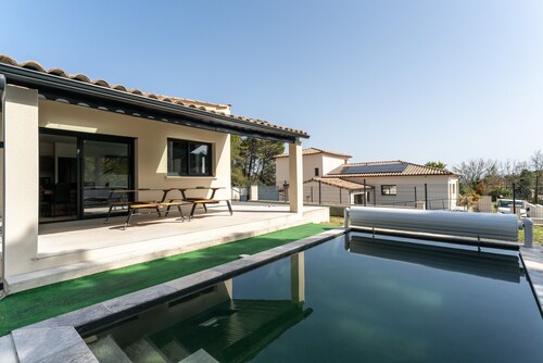 Villa 'Sérénity 10 Pers Maxi' with WIFI, private pool, private terrace and air conditioning