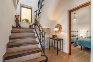 Interior - Holiday Home 'Coqueta Casa Rural Para 8 Personas' with Private Terrace, Balcony and Wi-Fi (Nigüelas)