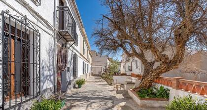 Holiday Home 'Coqueta Casa Rural Para 8 Personas' with Private Terrace, Balcony and Wi-Fi