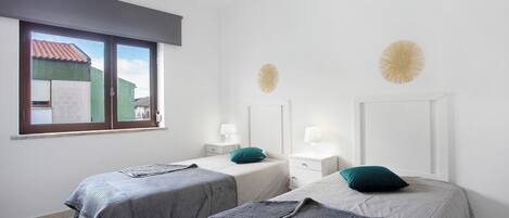 2 slaapkamers, een strijkplank/strijkijzer, gratis wifi, beddengoed