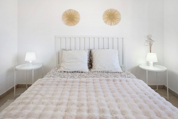 2 soverom, strykejern/-brett, wi-fi (inkludert) og sengetøy