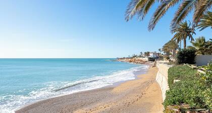 Studio apartment 'Costa Sur' with Private Terrace, Wi-Fi and Air Conditioning