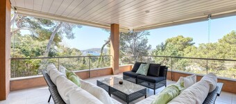 Holiday Home 'La Brisa' with Sea View, Wi-Fi and Air Conditioning