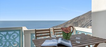 Holiday Home 'Olympos Blue' with Sea View, Wi-Fi and Air Conditioning