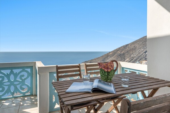 تناول الطعام بالخارج