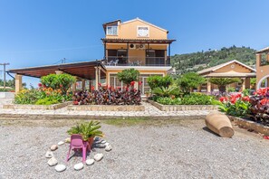 Exterior - Studio Apartment 'Mires House Side Ground Floor 4' with Shared Pool, Wi-Fi and Air Conditioning (Corfu)