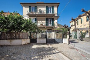 Exterior - Apartment 'Casa Mare Levanto 2' with Private Terrace and Wi-Fi (Levanto)