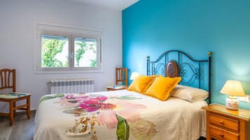 2 slaapkamers, een strijkplank/strijkijzer, gratis wifi, beddengoed