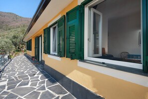 Exterior detail - Apartment 'Ca' Dû Massunin' with Sea View, Wi-Fi and Air Conditioning (Recco)