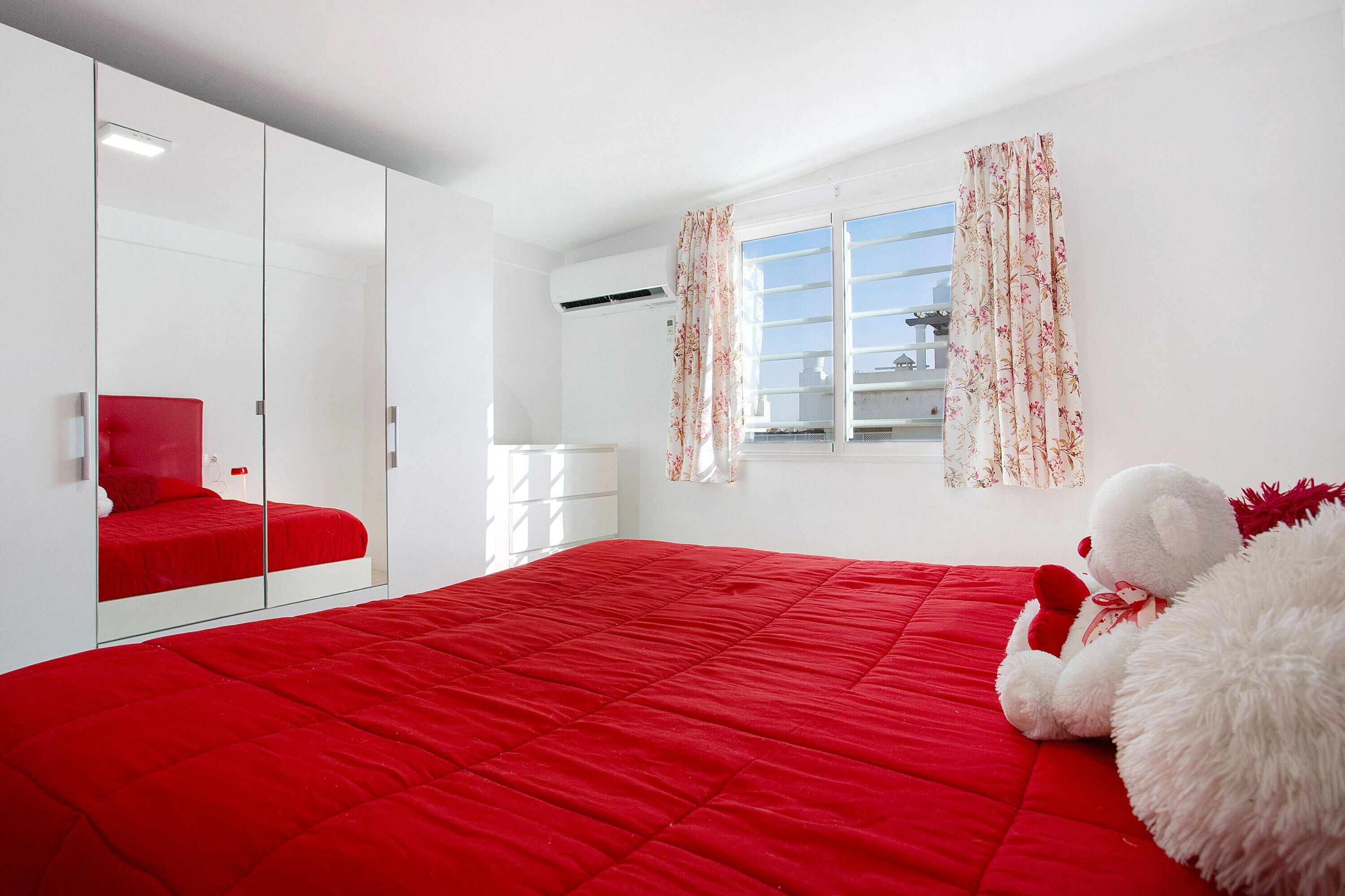 2 chambres, fer et planche à repasser, Wi-Fi gratuit, draps fournis