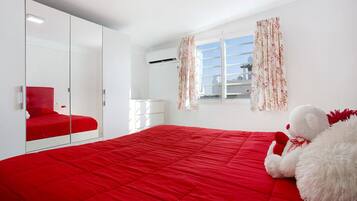 2 chambres, fer et planche Ă repasser, Wi-Fi gratuit, draps fournis