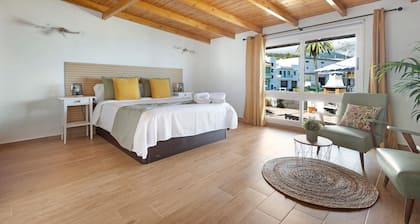 Vacation Home 'Casa Evarista' with Sea View, Private Terrace and Wi-Fi