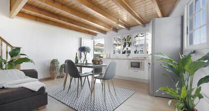 Vacation Home 'Casa Evarista' with Sea View, Private Terrace and Wi-Fi