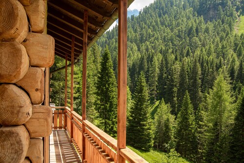 Chalet "Baita dei Minatori Val dei Mocheni" with Mountain View, Private Terrace & Wi-Fi