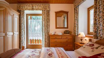 3 Schlafzimmer, Schreibtisch, kostenloses WLAN, Bettwäsche