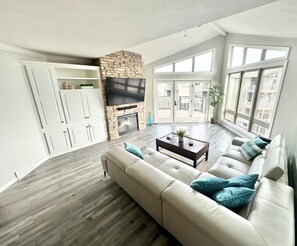 Smart TV, fireplace