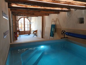 Pool - La Clé Des Sens' vacation home with mountain views, private terrace and indoor pool. (Castelnau-Pégayrols)