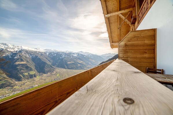 Property grounds - Apartment 'Schnatzhof Morgensonne' with Mountain View, Shared Terrace and Wi-Fi (Naturno)