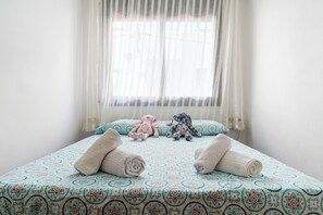 2 slaapkamers, een strijkplank/strijkijzer, gratis wifi, beddengoed