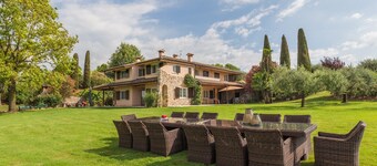 Villa 'Minerva' with Lake View, Wi-Fi and Air Conditioning