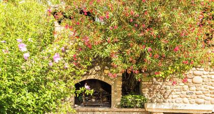 Villa 'Minerva' with Lake View, Wi-Fi and Air Conditioning