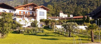 Farmhouse 'Fröhlichhof Pink Lady' with Mountain View, Shared Pool and Wi-Fi