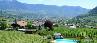 Farmhouse 'Fröhlichhof Pink Lady' with Mountain View, Shared Pool and Wi-Fi