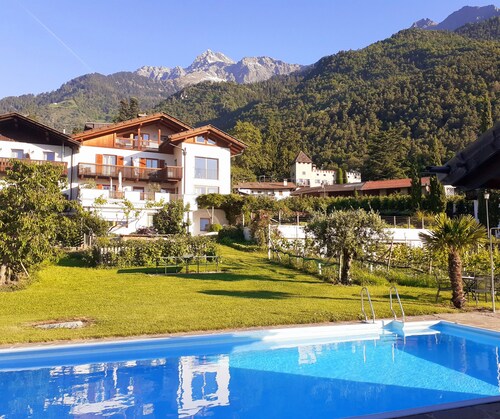 Bauernhaus 'Fröhlichhof Wohnung Panorama' mit Bergblick, Gemeinschaftspool und WLAN