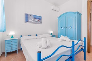 3 bedrooms, iron/ironing board, WiFi, bed sheets - Domu Elgive ground floor (Tertenia)