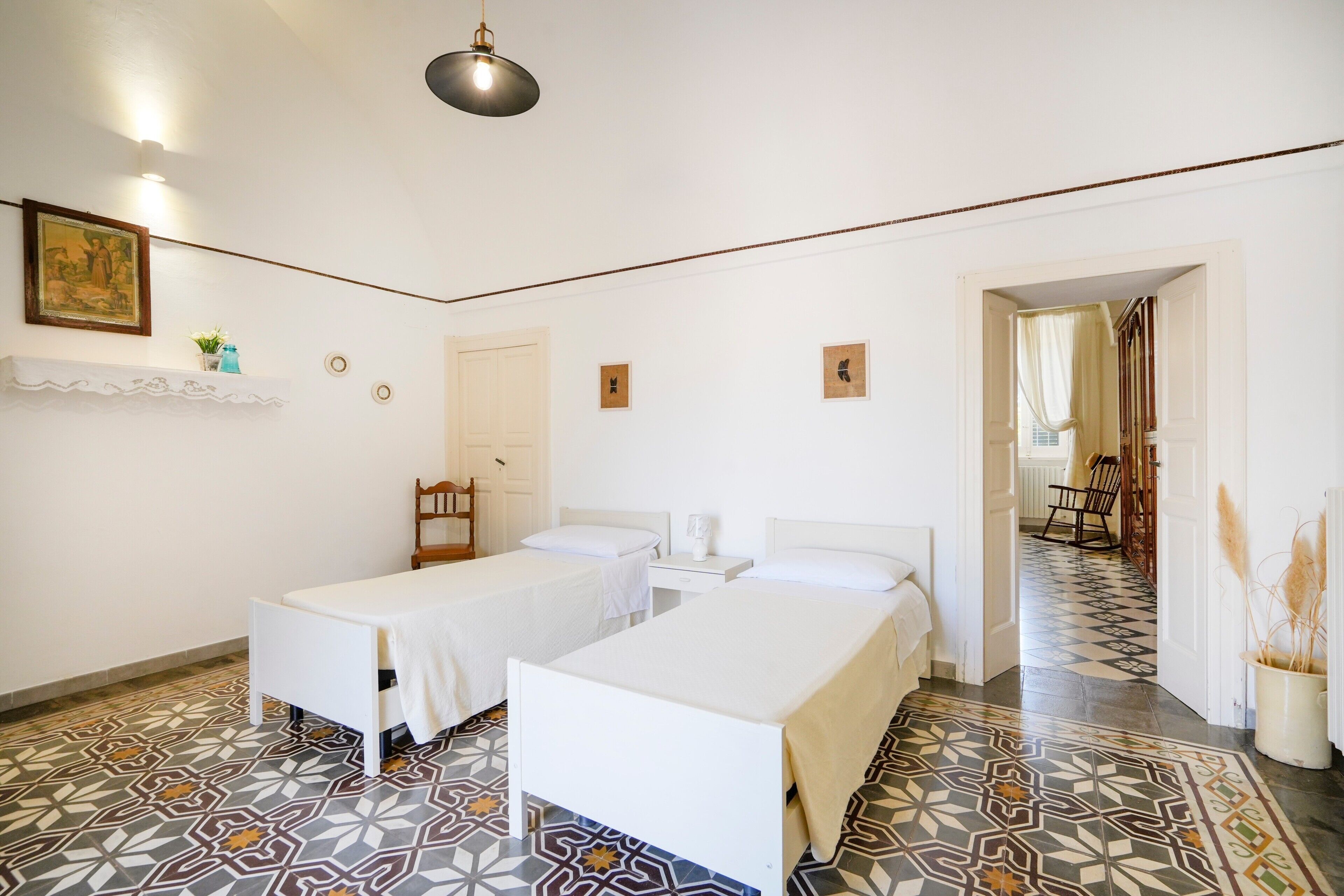 2 chambres, fer et planche à repasser, Wi-Fi gratuit, draps fournis