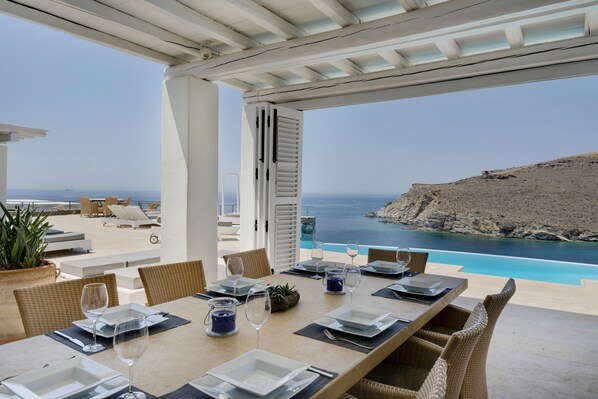 Outdoor dining - Villa "Blueros - Main" with Sea View, Shared Pool & Wi-Fi (Syros)