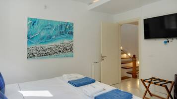 1 habitación, tabla de planchar con plancha, wifi gratis y ropa de cama