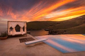 Pool - Villa 'Blueros Luxury' with Sea View, Wi-Fi and Air Conditioning (Syros)
