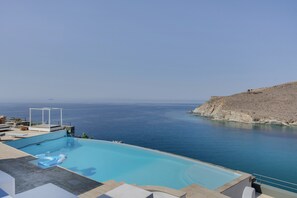 Pool - Apartment 'Blueros - Sand Suite' with Sea View, Wi-Fi and Air Conditioning (Syros)