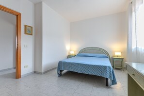 1 bedroom, WiFi - Apartment 'Jolanda' with Private Terrace (Marina di Campo)