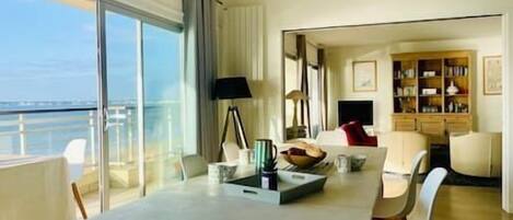 تناول الطعام