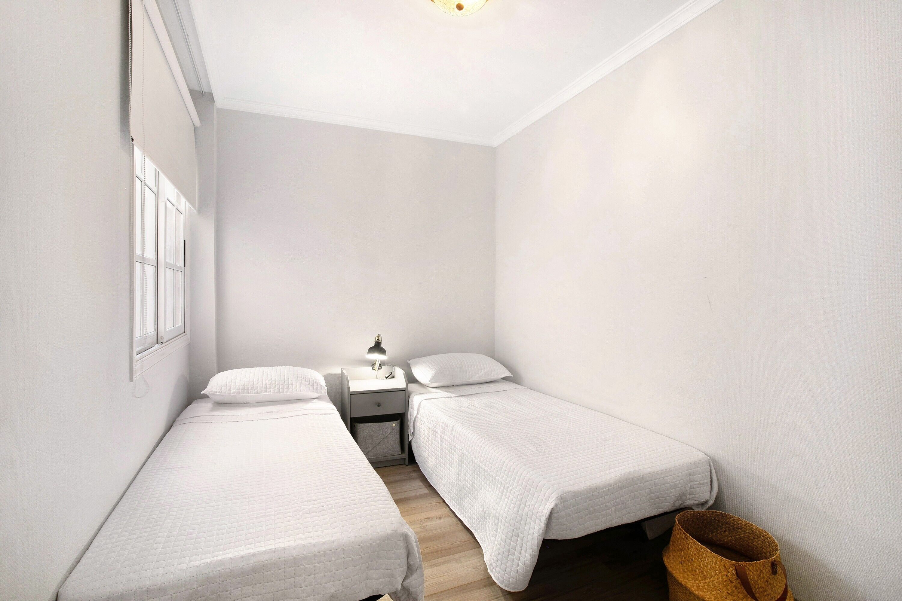 2 dormitoris, planxa i posts de planxar, wifi gratuïta i roba de llit 