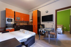 1 camera, Wi-Fi, lenzuola