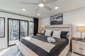 3 chambres, bureau, fer et planche à repasser, lit parapluie