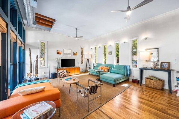 TV, fireplace, DVD player, video library - Carobella Cottage - 3 Bedroom with Private Pool & Tower (Rosemary Beach)