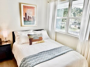 3 soverom, skrivebord, strykejern/-brett og wi-fi